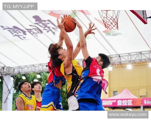 犹他爵士与达拉斯小牛的激烈对决展现篮球魅力与团队协作精神